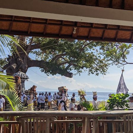 Sarinah Beach - Bistro & Bungalow Batununggul Exteriör bild