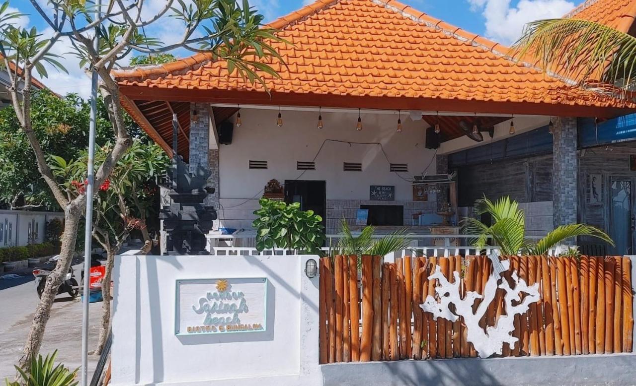 Sarinah Beach - Bistro & Bungalow Batununggul Exteriör bild
