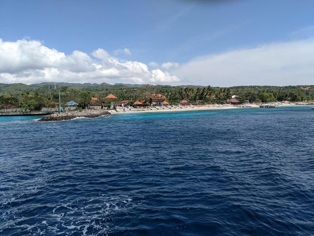Sarinah Beach - Bistro & Bungalow Batununggul Exteriör bild